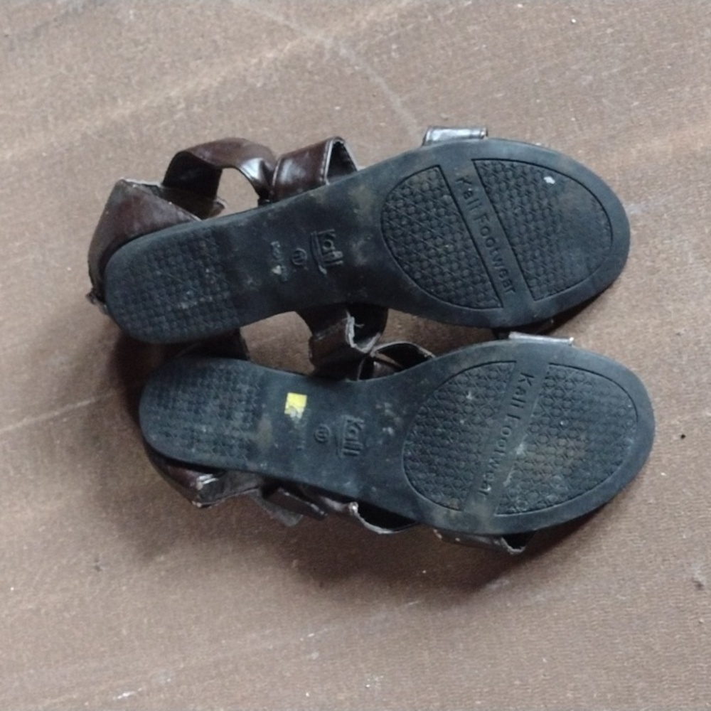 Shoes - Picture 2 of 3